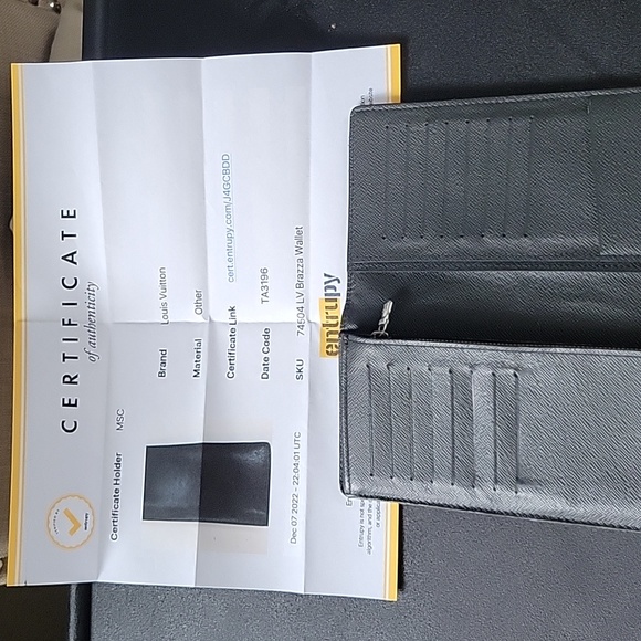 Louis Vuitton Brazza Wallet - Picture 6 of 8